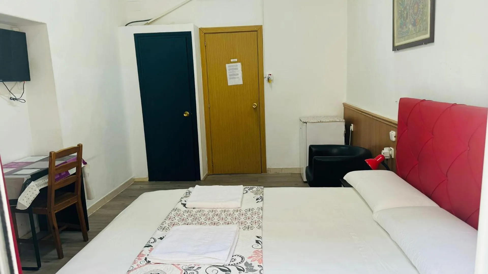 Hostal Mont Thabor Barcelona Guest house