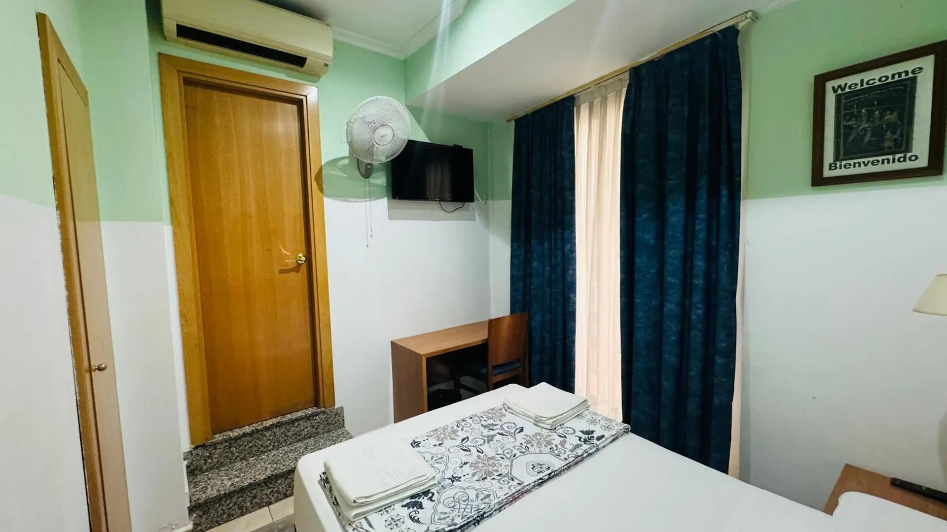Hostal Mont Thabor Barcelona 2*,