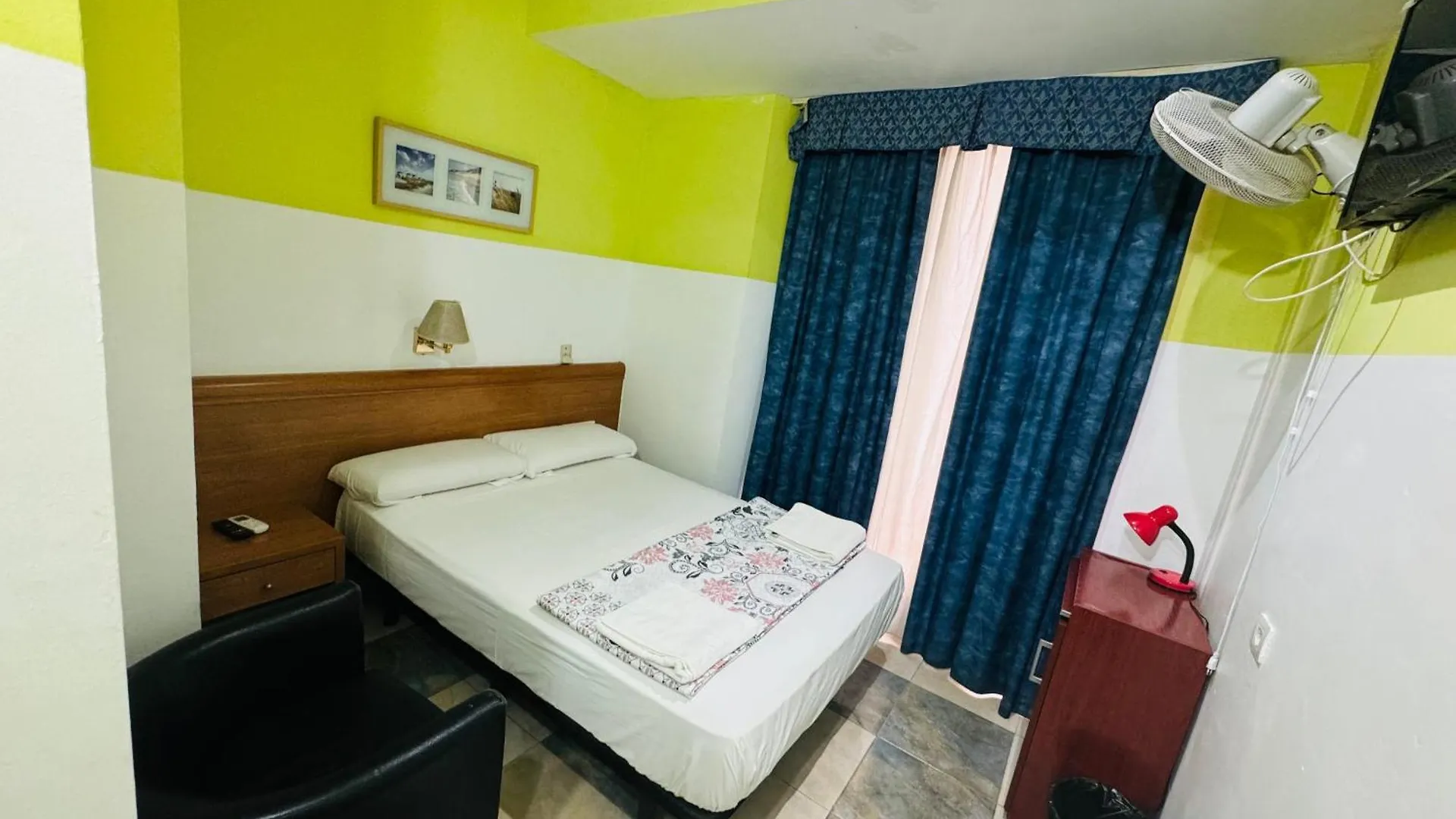 Hostal Mont Thabor Barcelona Guest house