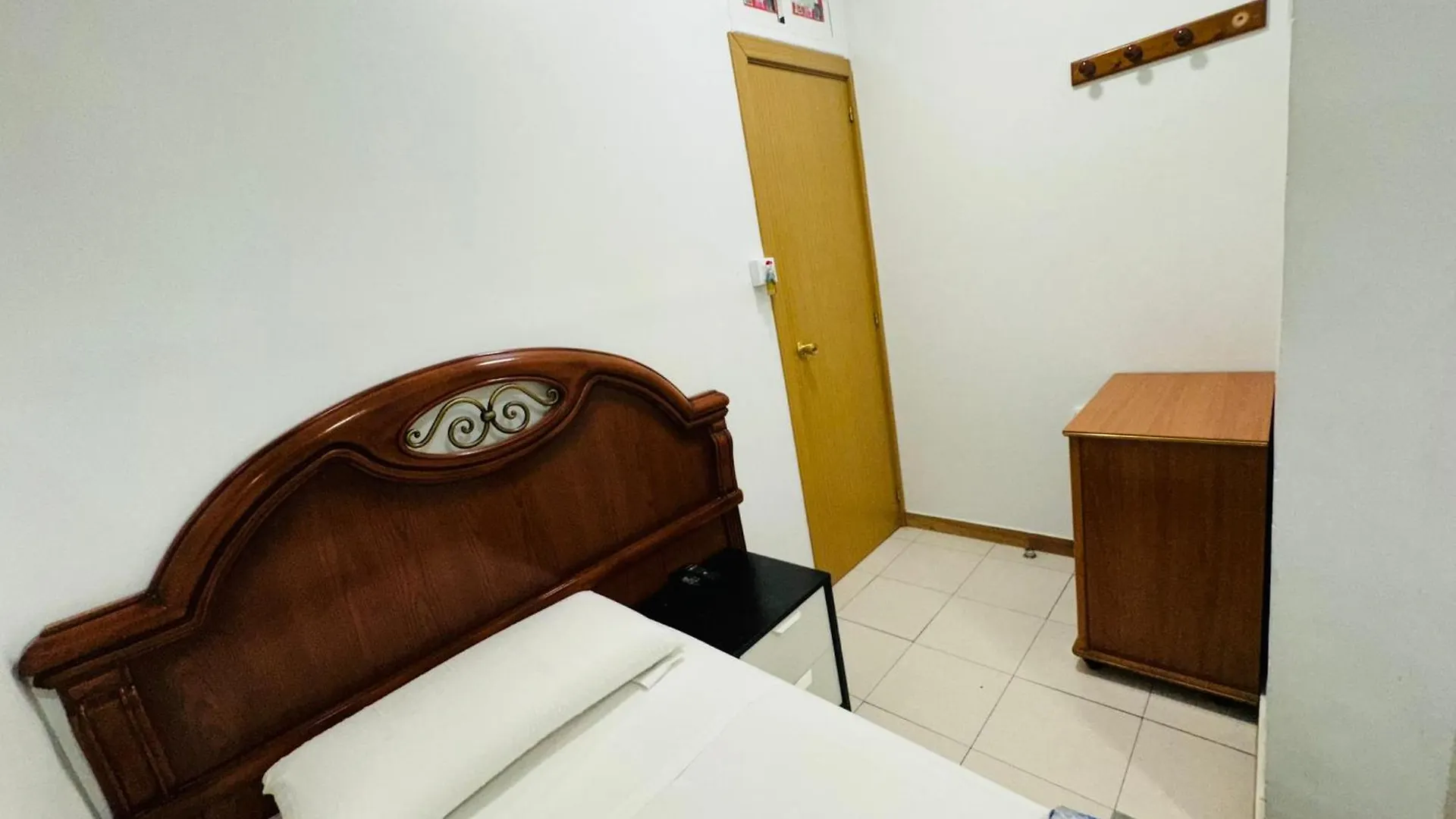 Hostal Mont Thabor Barcelona 2*,  Spain