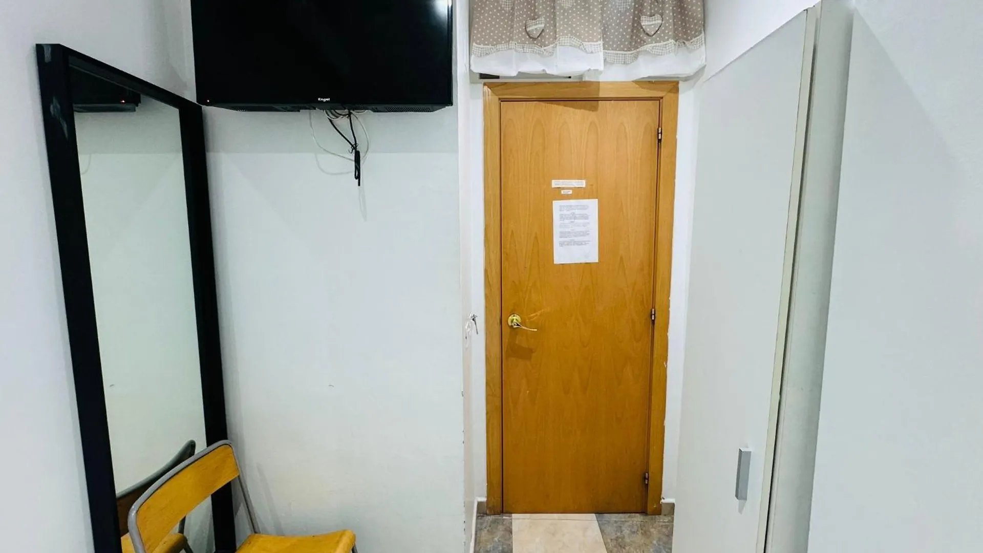 Guest house Hostal Mont Thabor Barcelona
