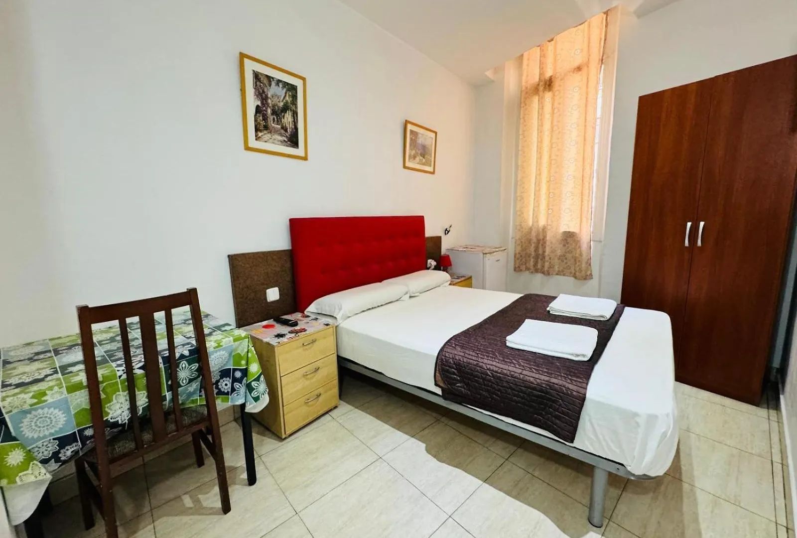 Hostal Mont Thabor Barcelona 2*,  Spain